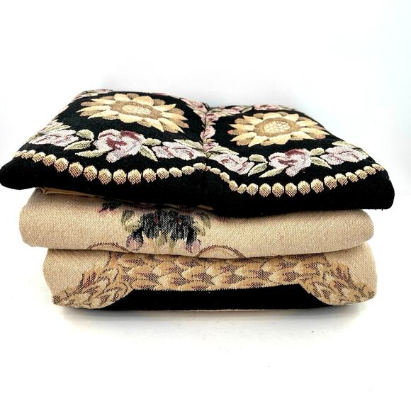 NWOT Vintage tapestry floral bed cover and 2 pillow cases set - Picture 3 of 13